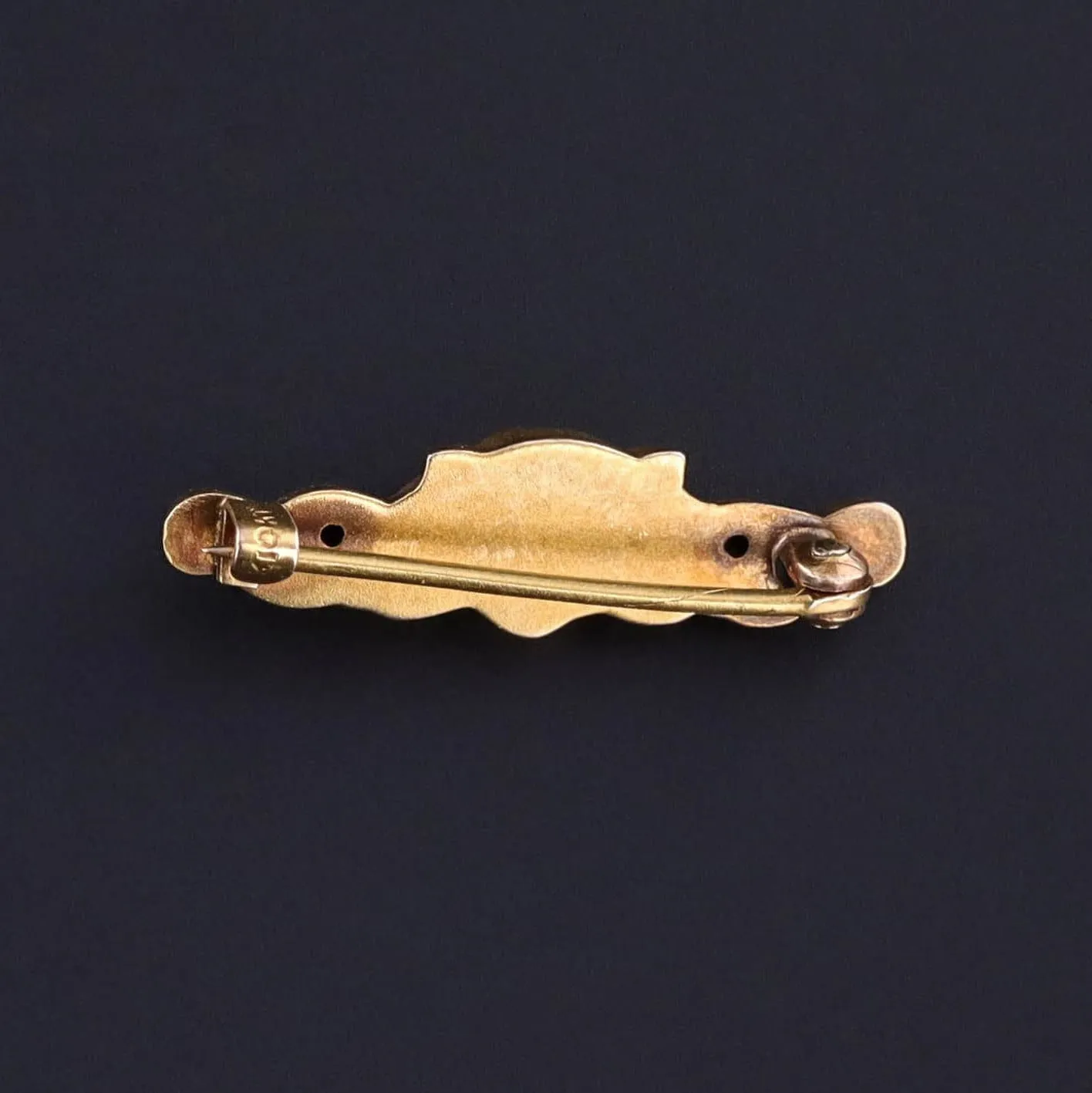 Antique Lion Lace Pin of 10k Gold