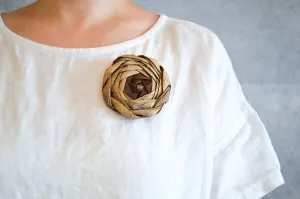 Brooch "Rose" (2 types) / Walnut / Yamagata-JPN 311415