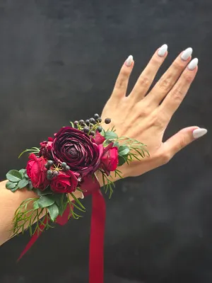 Corsage wristlet