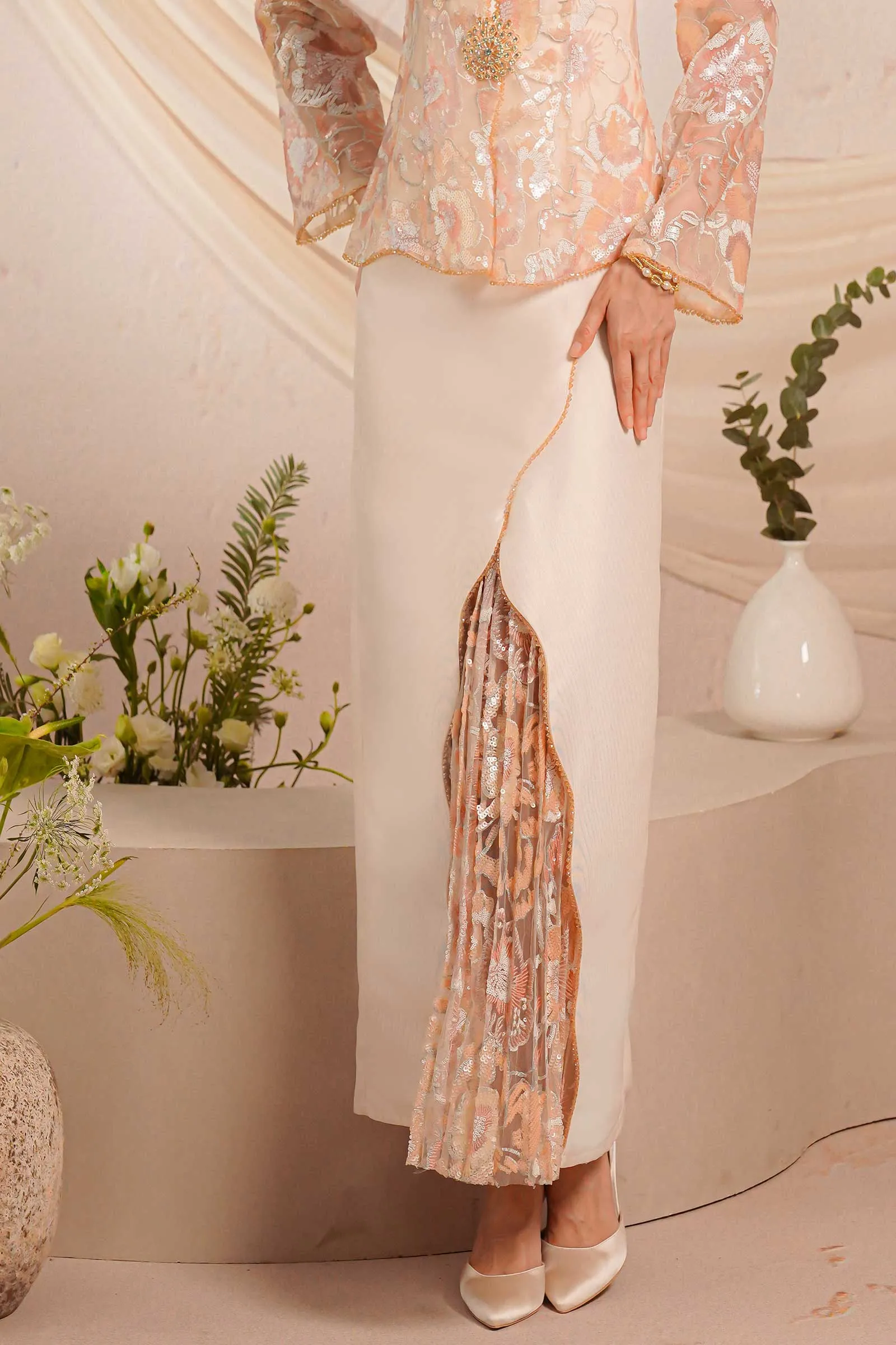 Dahlia Kebaya Set (Blush)