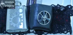 FLASK REAL 1 OZ SHOT WORKING SILVER TH WATCH CLOCK GEAR BLACK KINETIC SPINS SPINNING PROPELLER 3 SILVER GEARS ON FLASK BLACK RED GARTER WEDDING STARR WILDE STEAMPUNK FORTRESS