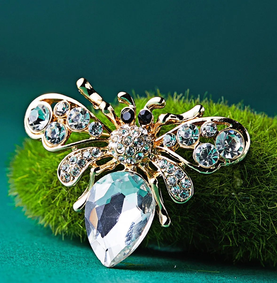 Honey bee brooch gold plated high end design celebrity broach vintage look pin a