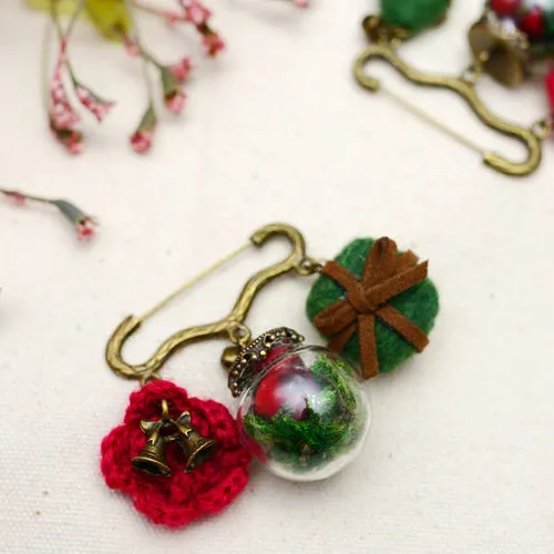 Needle Felted project Crafts Christmas knitting Tree Jewelry Brooch Hair Clip