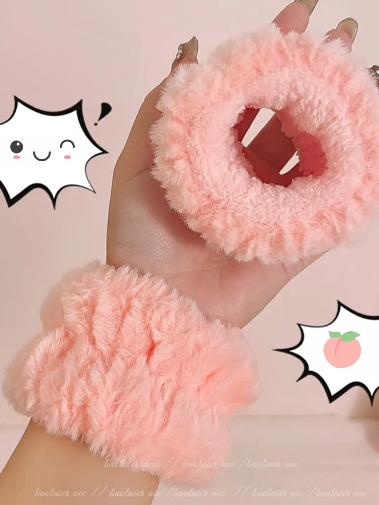 Peachy Spa Essentials Set – 3-Piece Plush Skincare Kit