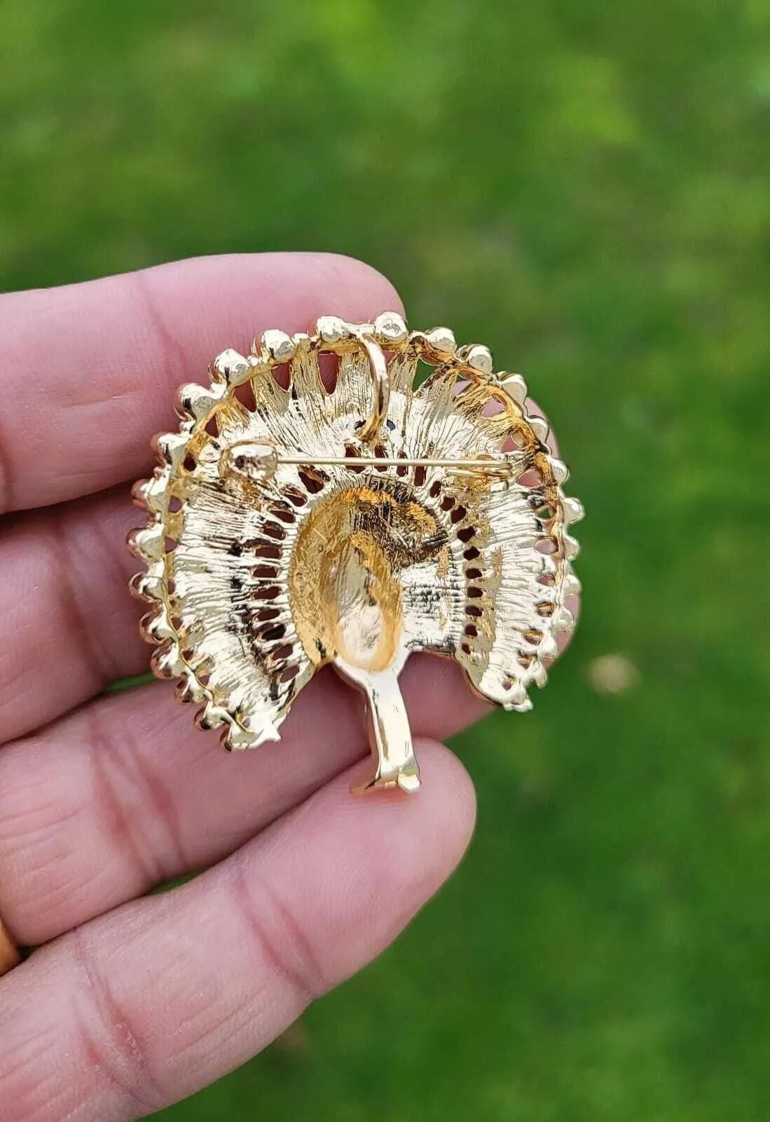 Peacock brooch gold plated broach colourful stones celebrity design queen pin s3