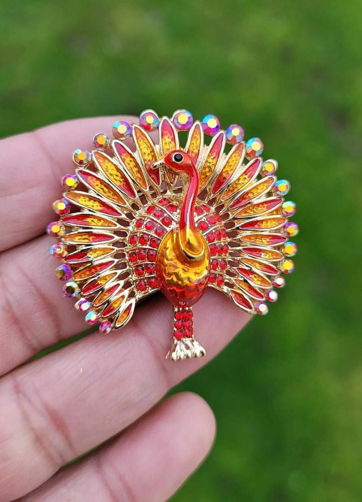 Peacock brooch gold plated broach colourful stones celebrity design queen pin s3
