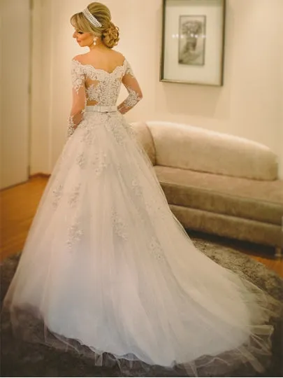 Scalloped-Edge Long Sleeves Bridal Gown