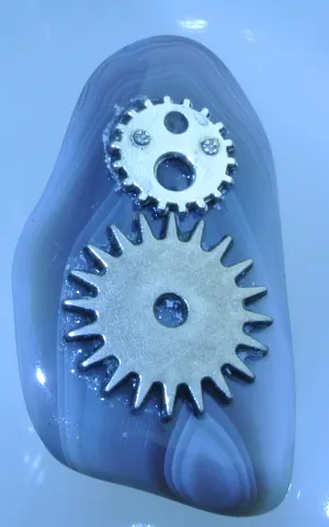 SILVER AGATE GEMSTONE 2 SILVER GEARS PIN BROOCH STARR WILDE STEAMPUNK FORTRESS