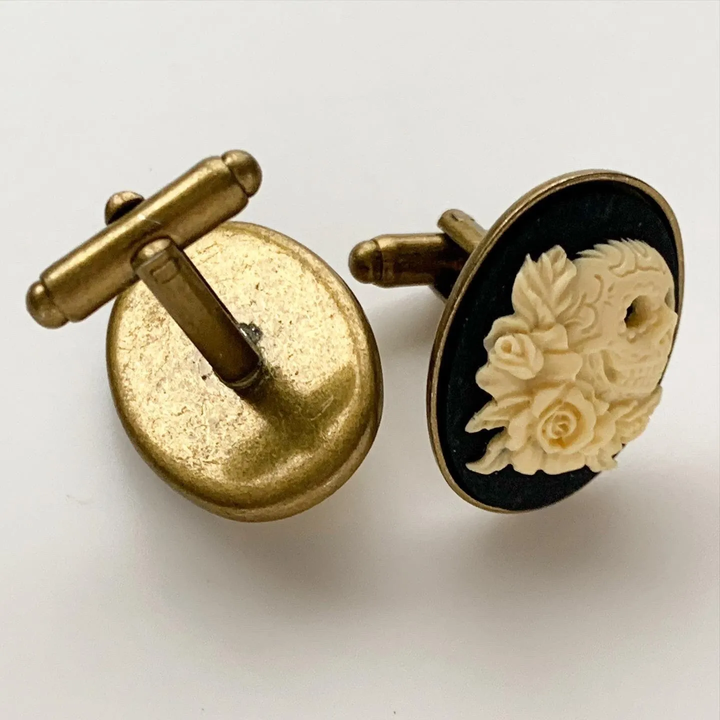 Skull and Roses Cameo Cufflinks in Bronze