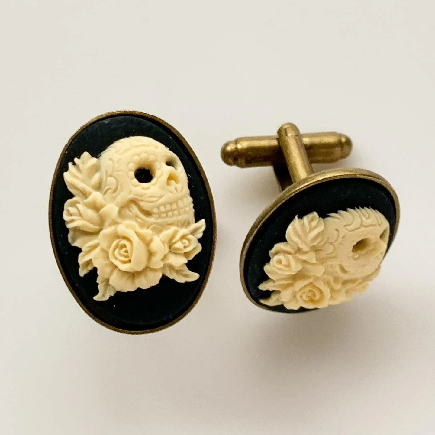 Skull and Roses Cameo Cufflinks in Bronze