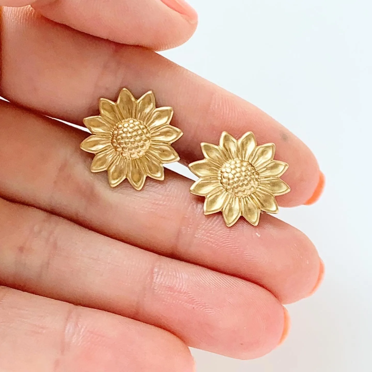Sunflower Cufflinks and Tie Clip in Brass