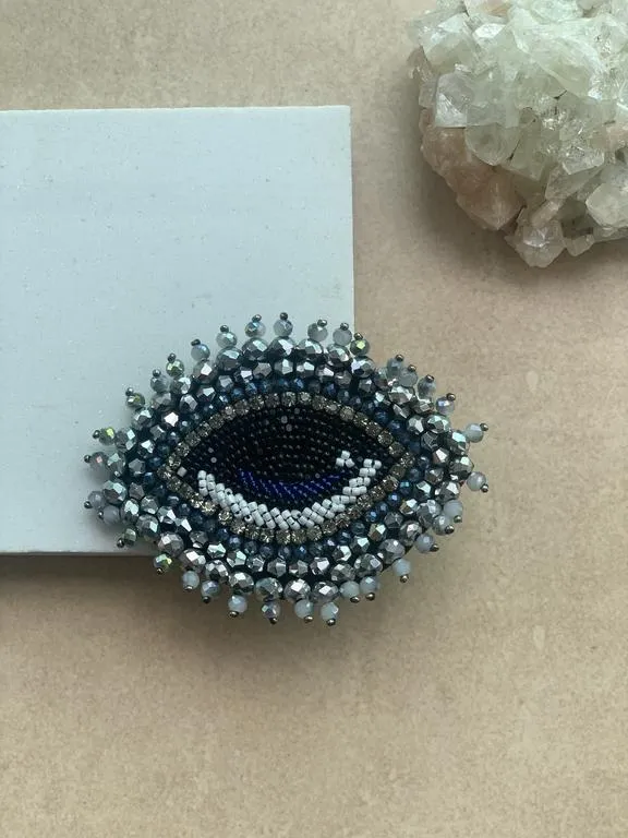 the insight brooch