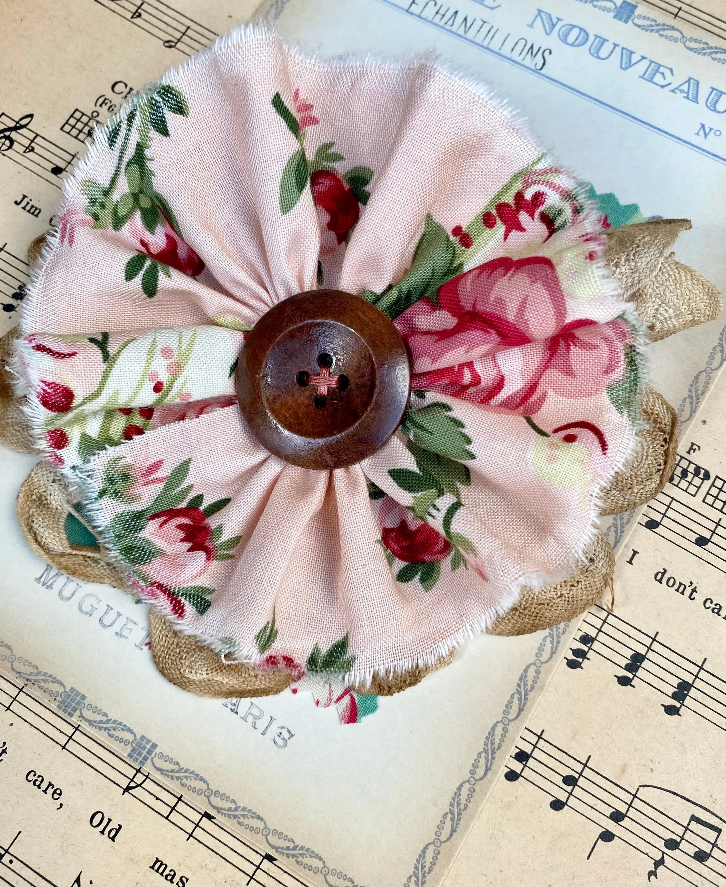 Vintage Rose and lace flower brooch.
