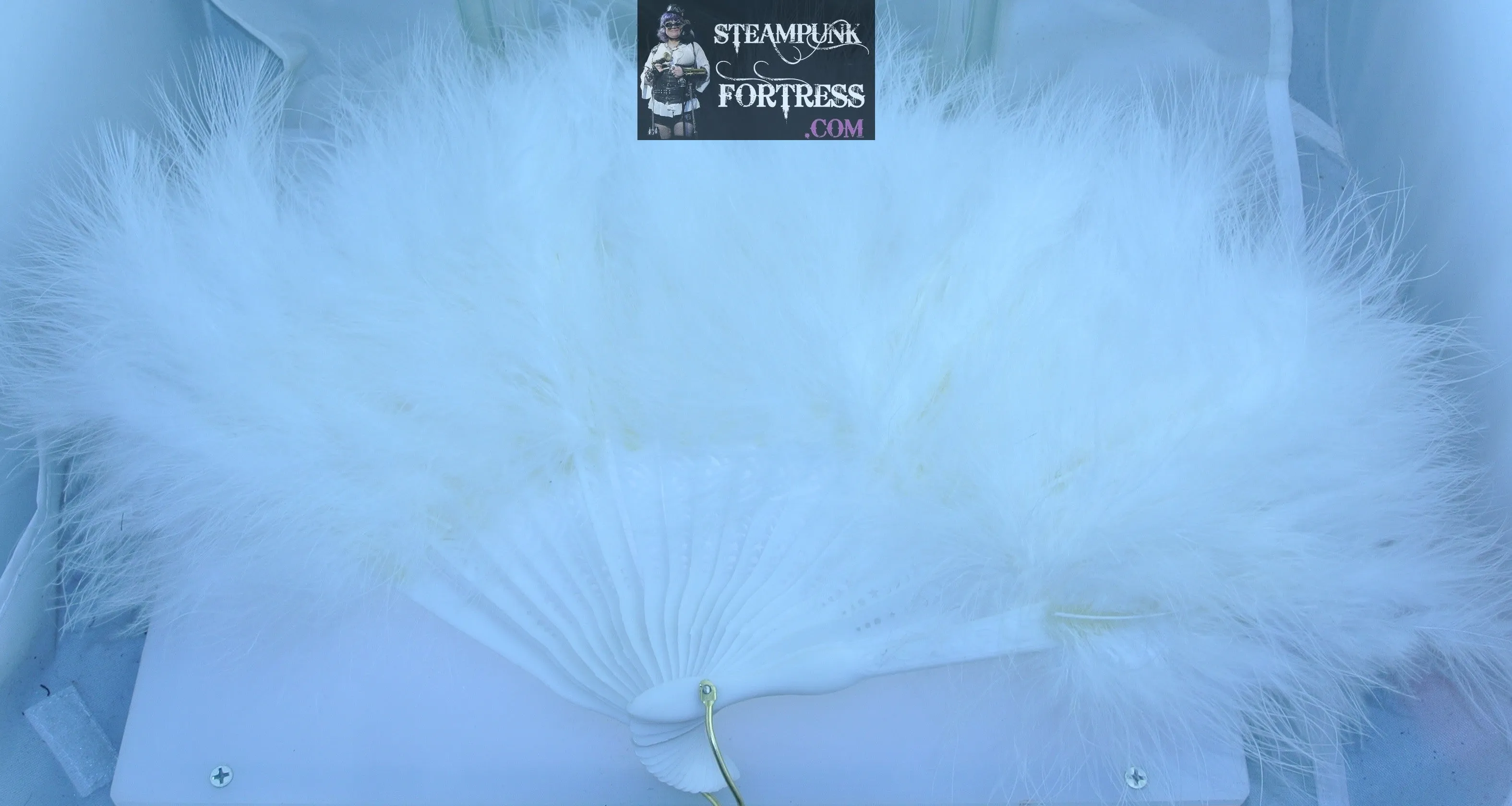 WHITE MARIBOU FEATHERS FAN PROP HANDHELD HAND HELD VICTORIAN STEAMPUNK MARDI GRAS VENETIAN COSTUME COSPLAY NEW- MASS PRODUCED